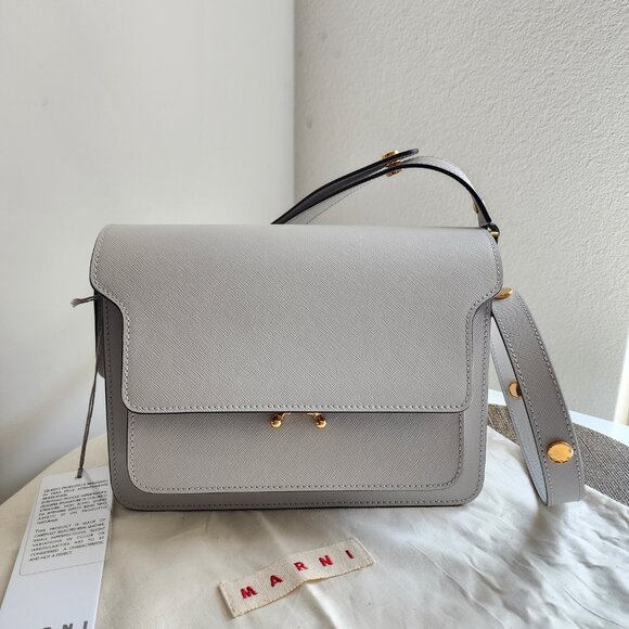BNWT–Slightly Imperfect [ Marni Medium Trunk Shoulder Bag ✨](#186) - Picture 3 of 15